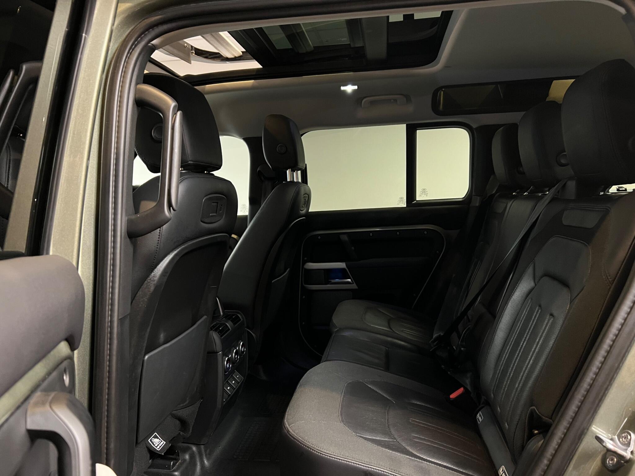 Land Rover Defender 110